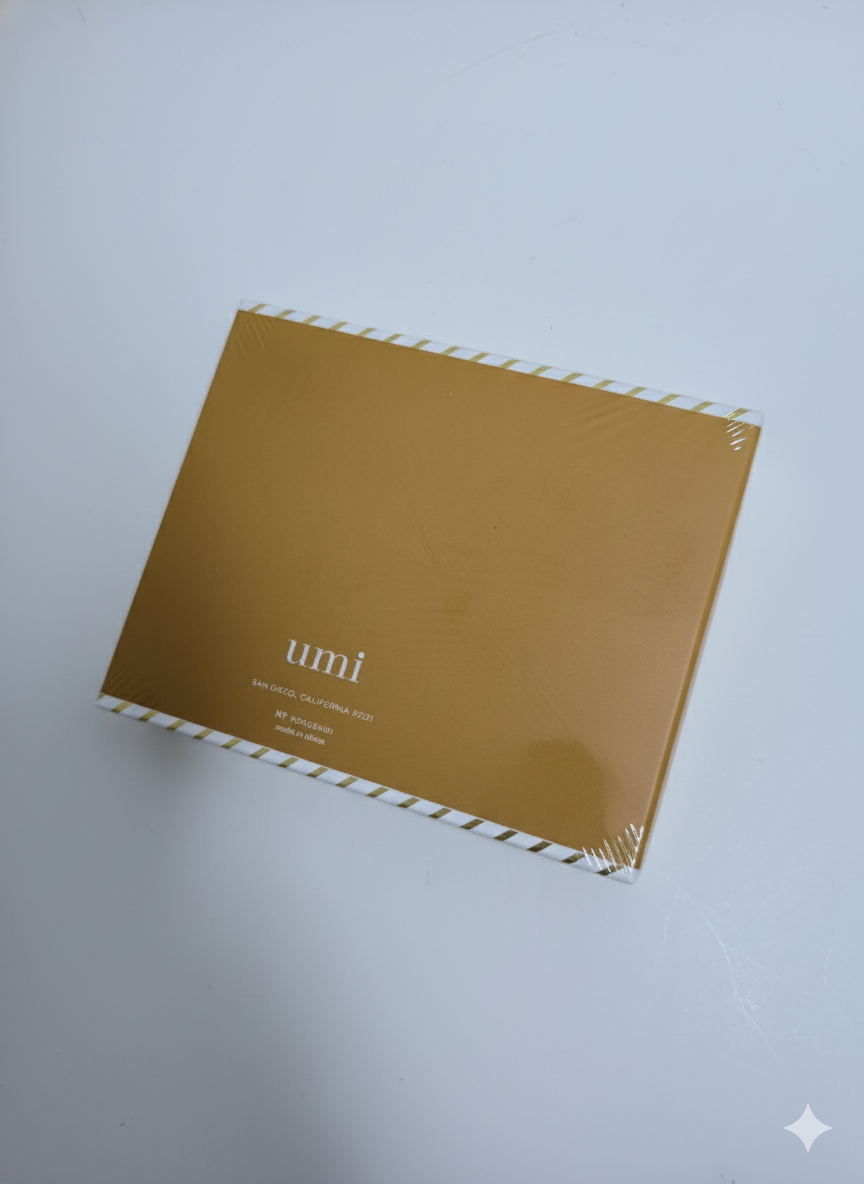 UMI Luxury Home Accents - Gold Geometric Print Stationery